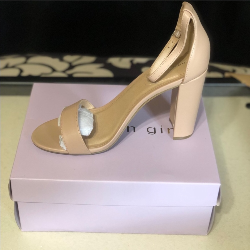 Brand new nude heels
